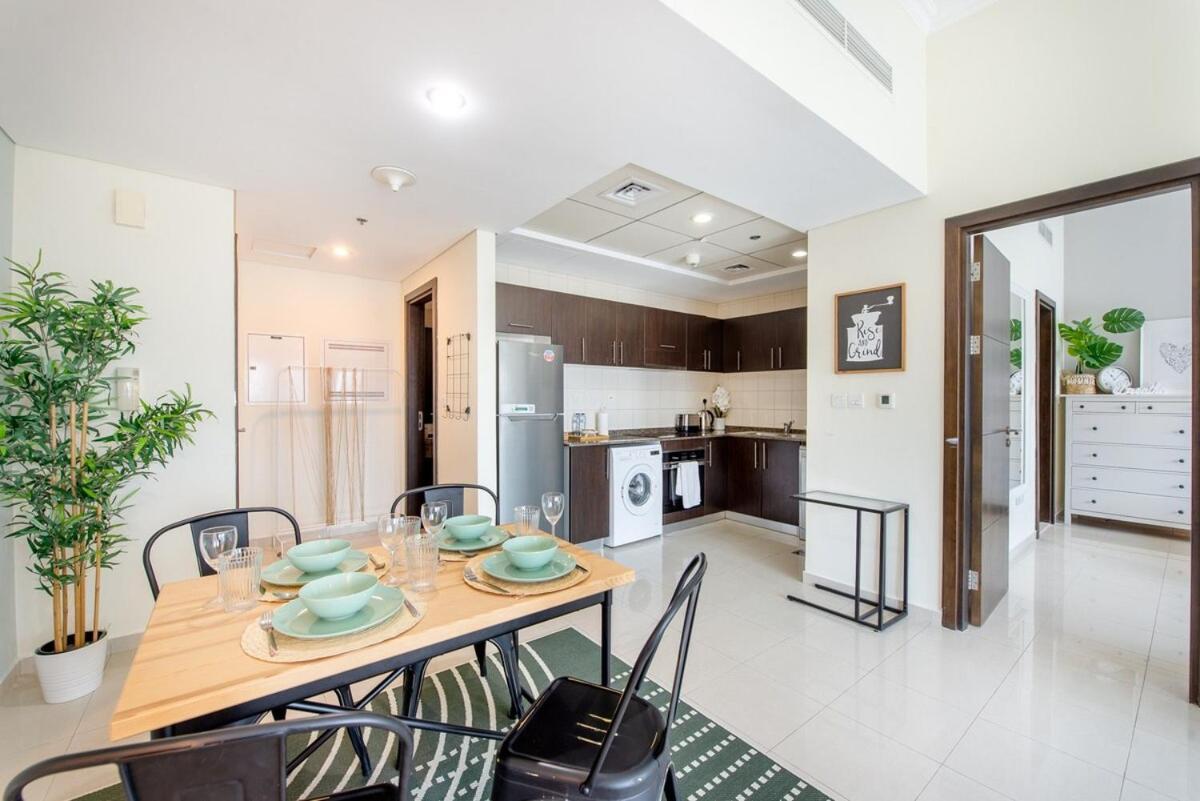 Warm And Airy 1-bedroom With Exceptional Views In Marina Appartement Dubai